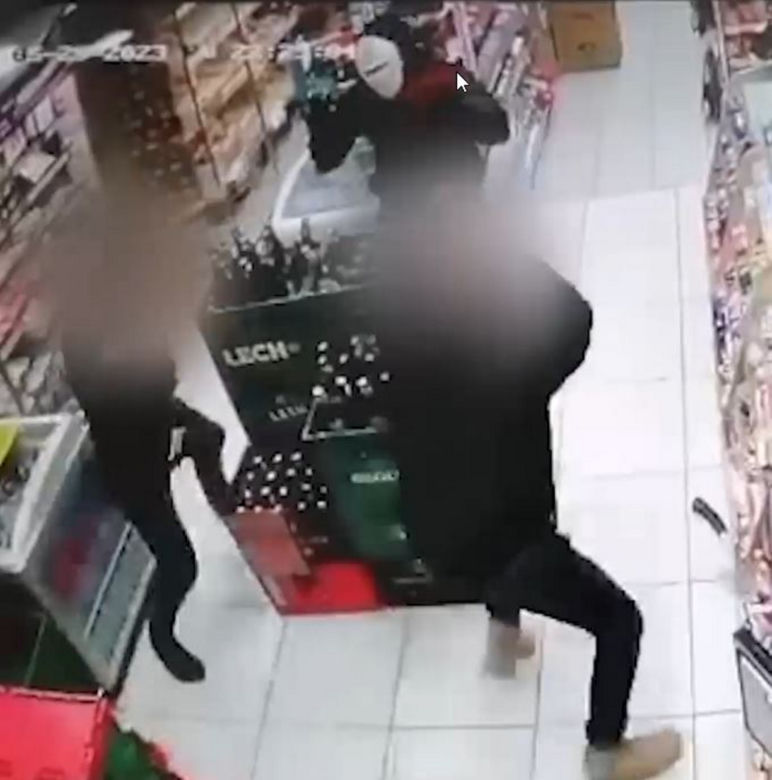 Dwa razy z siekierą napadał na sklep podczas trzeciego skoku wpadł
