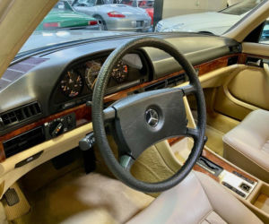 Mercedes W126 z przebiegiem 4696 km