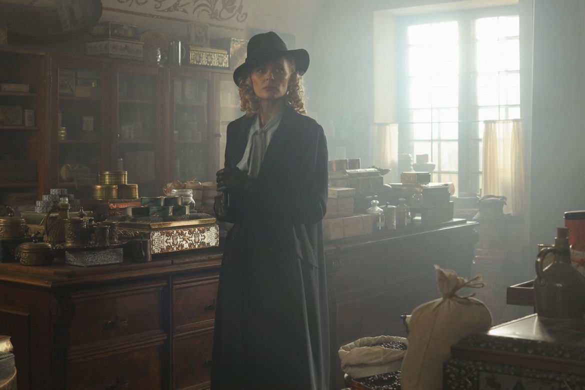 Zatoka szpiegów, odcinek 17. Greta (Karolina Kominek)