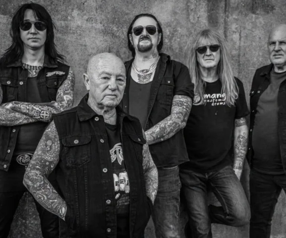 Frontman Rose Tatoo walczy o powrót do zdrowia w szpitalu. Grupa wydała nowe oświadczenie w sieci 