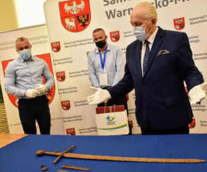 Sensacyjne odkrycie pod Olsztynem! Znaleziono nagi miecz grunwaldzki