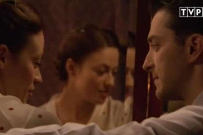 CZAS HONORU 5, odc. 56. Wanda (Magdalena Różczka) i Gustaw (Filip Bobek)