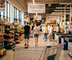 Czy Carrefour jest otwarty 5 czerwca 2026? Godziny otwarcia Carrefoura po Bożym Ciele