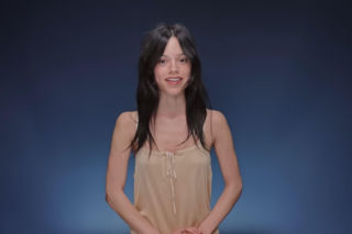 Jenna Ortega niczym Ariana Grande. Fani zaniepokojeni wyglądem gwiazdy Wednesday