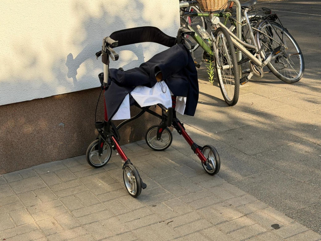 Dramat na Żoliborzu. Śmieciarka potrąciła 90-latka. Senior walczy o życie