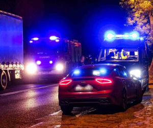 Tragedia w Zabrzu. Pieszy został potrącony przez ciężarowkę, gdy przebiegał przez ulicę koło przystanku [ZDJĘCIA]