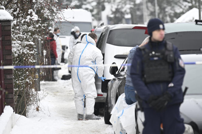 Zwłoki małżeństwa na Targówku. Świadkowie o szturmie antyterrorystów: "W życiu czegoś takiego nie widziałem"