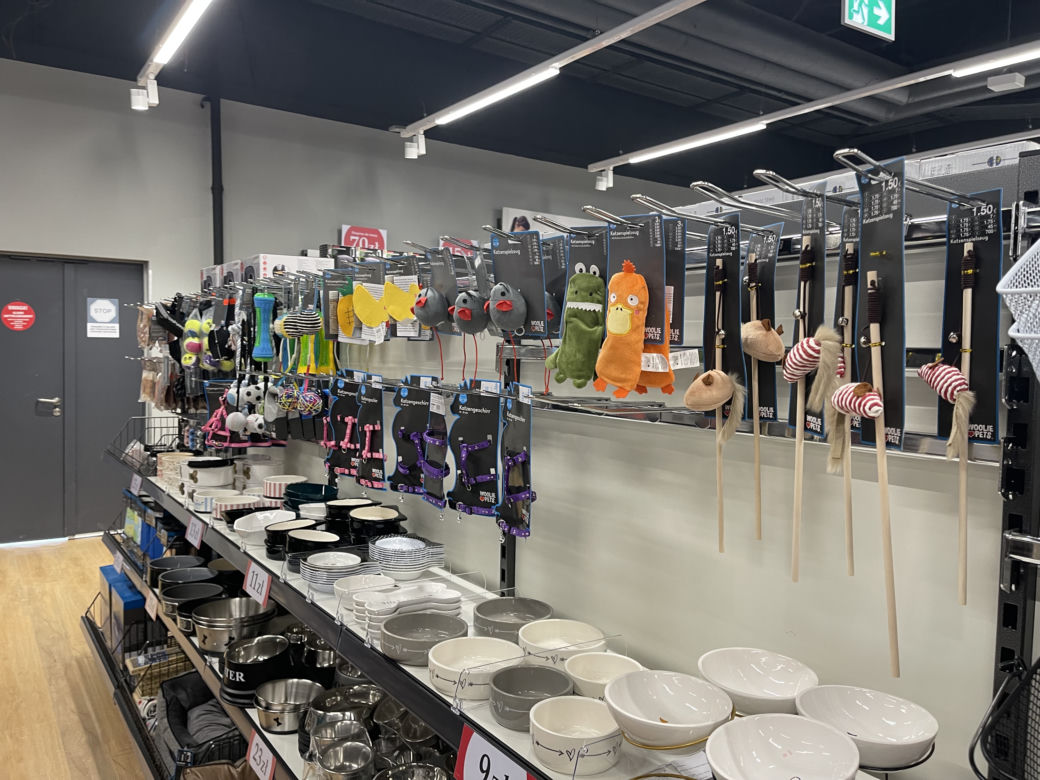 Otwarcie pierwszego w Polsce sklepu Woolworth w centrum handlowym Atut w Krakowie