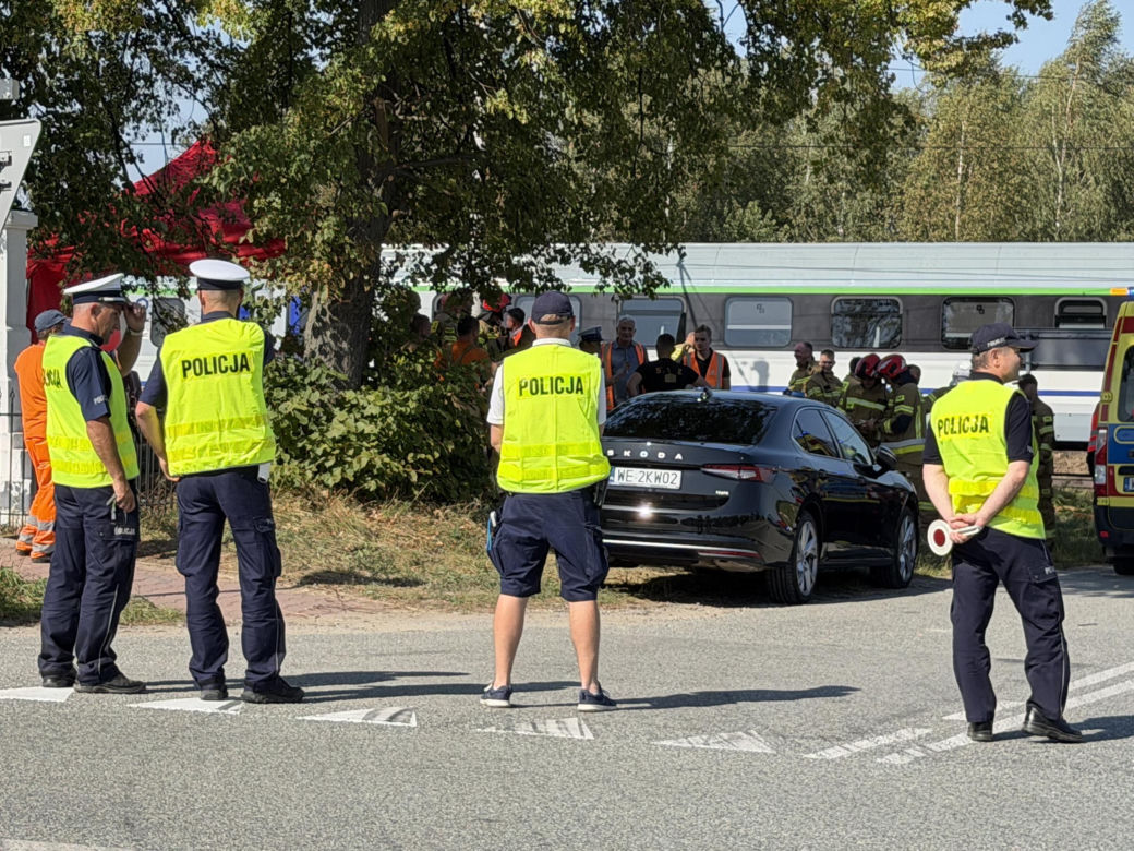 Wstrząsające zdjęcia z katastrofy kolejowej na Mazowszu