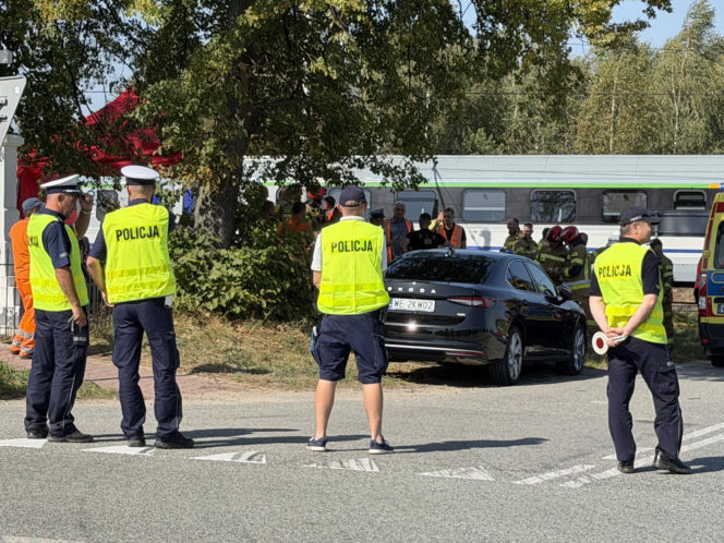 Wstrząsające zdjęcia z katastrofy kolejowej na Mazowszu