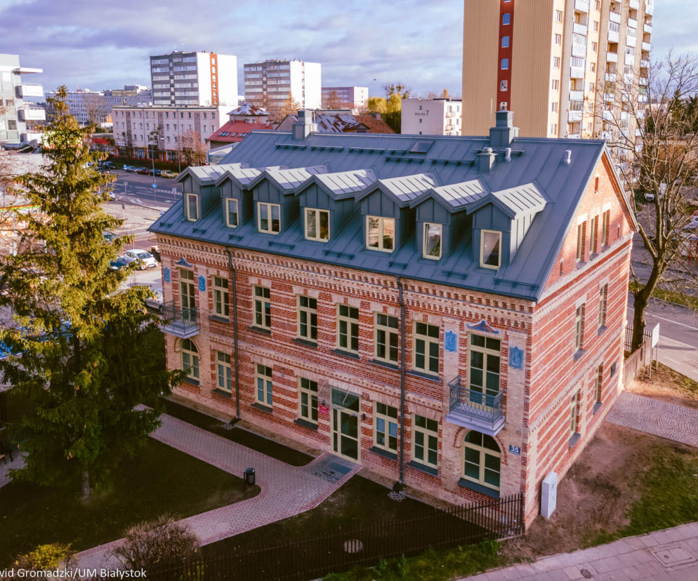 Budynek przy Mazowieckiej 35 przeszedł metamorfozę. Tak wygląda teraz [ZDJĘCIA]