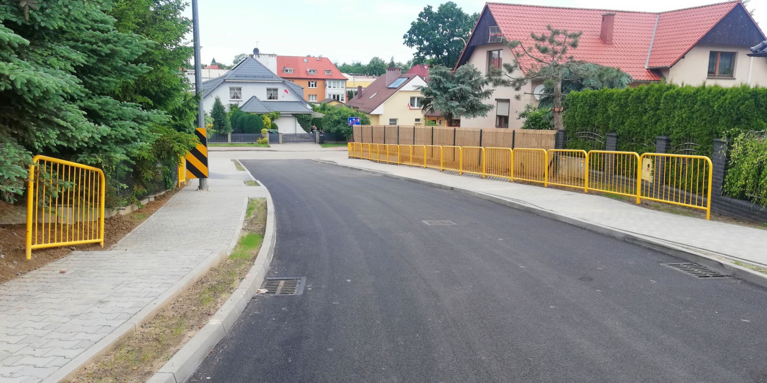 Żółte barierki szokują mieszkańców