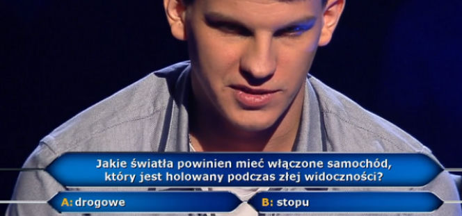 Które światła włączyć w holowanym samochodzie? Odpowiedź na pytanie z Milionerów 