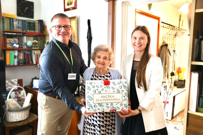 Z prezentami świątecznymi u Powstańców Warszawskich