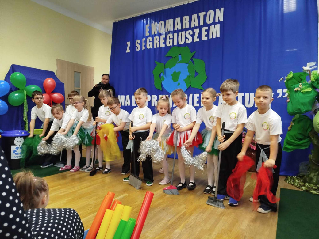 Program jest częścią projektu „EKOmaraton Siedlce z Segregiuszem” promującego edukację ekologiczną wśród najmłodszych poprzez zabawę