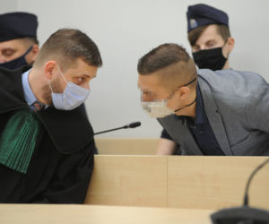 Próbował zabić ojca dla pieniędzy. Inną zbrodnię opisał w książce. Bartłomiej S. stanął przed sądem