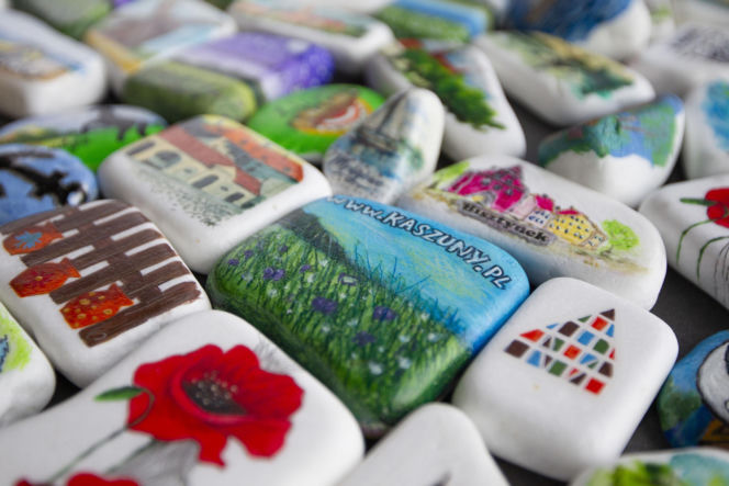 Znalazłeś kamień w Krakowie? To może być zaproszenie na Warmię i Mazury