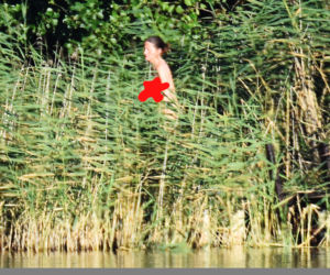 Kąpiele nago są silniejsze od Moniki