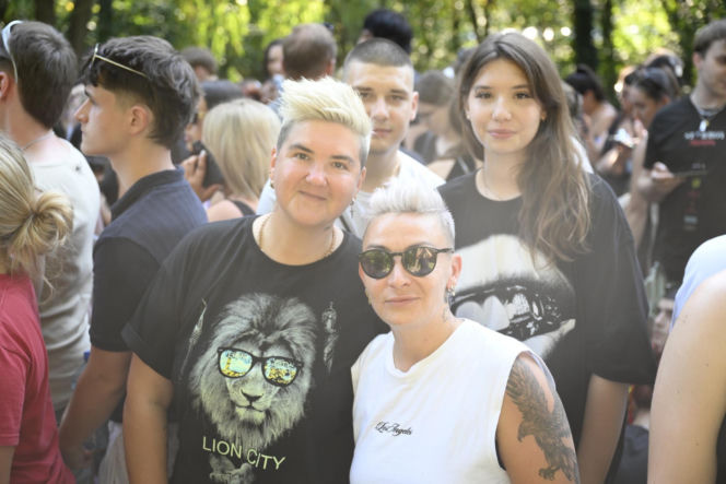 Fani w upale czekają na koncert The Weeknd. Tłumy w Warszawie