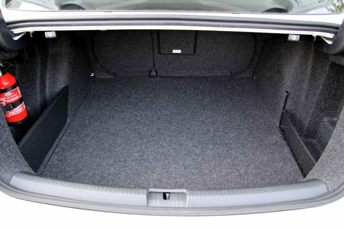 Volkswagen Jetta 1.4 TSI vs. Volkswagen Jetta 2.0 TDI