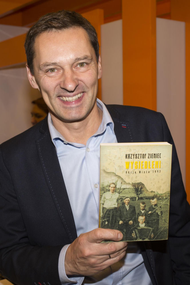 Krzysztof Ziemiec jest bardzo religijny. Wiadomo, czy przełożył to na dzieci!