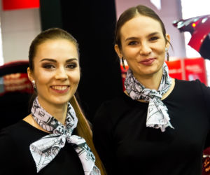 hostessy na targach Motor Show Poznań 2016