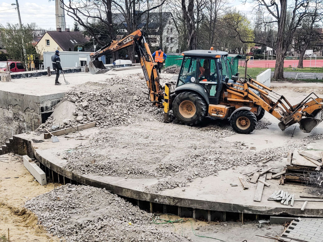 Przebudowa amfiteatru w Żydowcach - kwiecień 2020