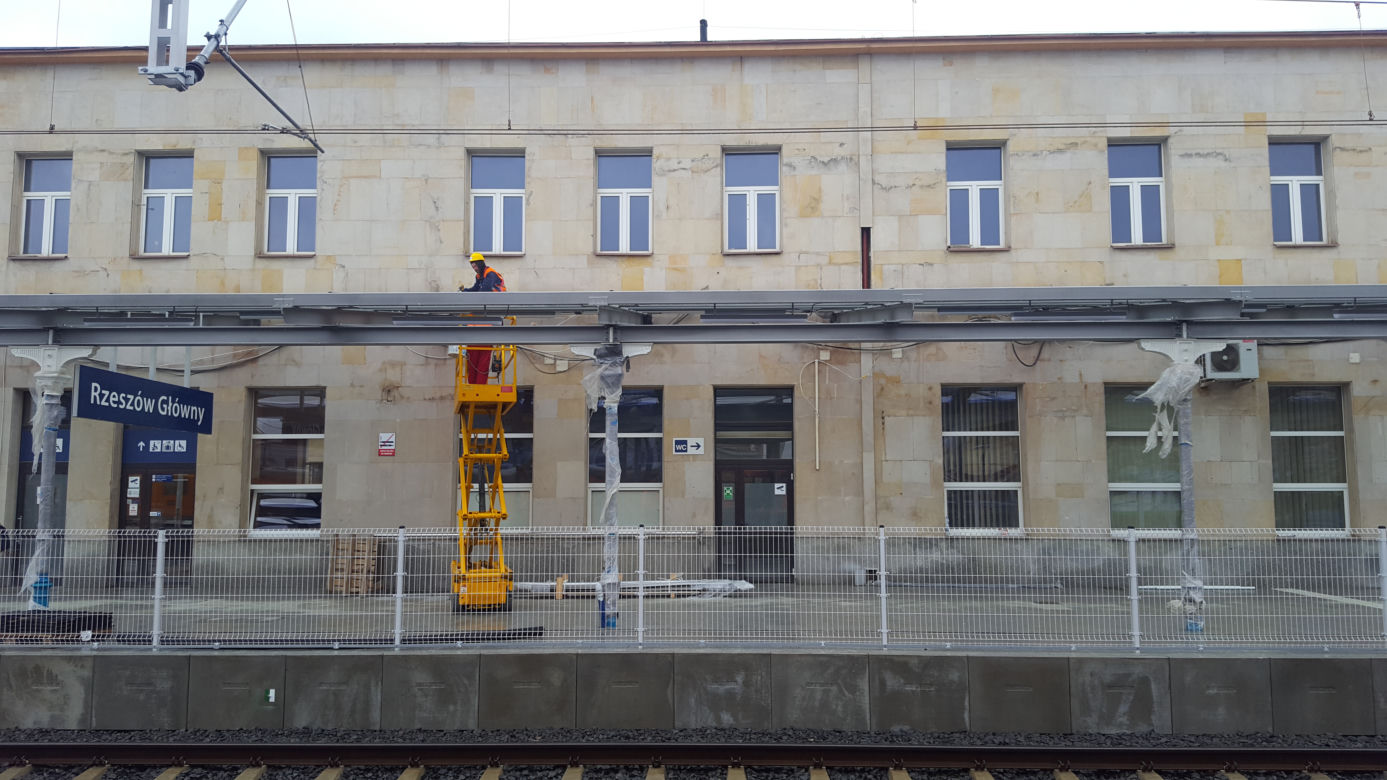 Rzeszów Główny na półmetku prac. Dwa pierwsze perony będą oddane w połowie lutego [ZDJĘCIA]