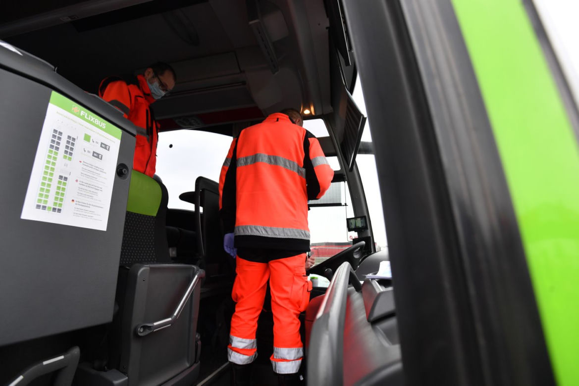 Koronawirus - kontrola pasażerów w autobusach
