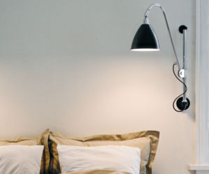 Lampka nocna na obrotowym ramieniu
