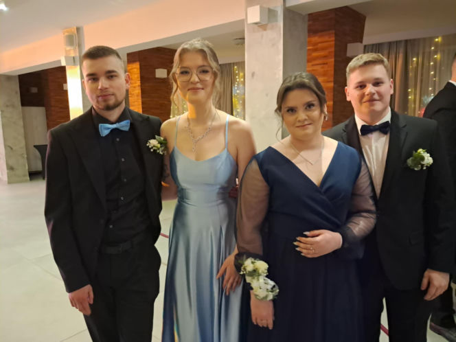 Studniówka 2026 maturzystów ZSTM w Skarżysku-Kamiennej