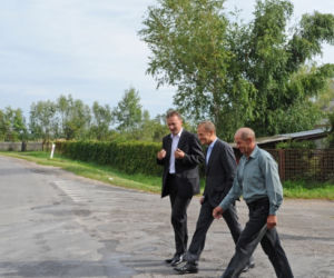 Premier Tusk spotkał się z rolnikami z Mazowsza poszkodowanymi przez nawałnicę