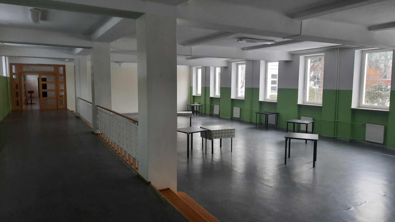 Tak wygląda przejęta od Rosji szkoła w Warszawie 