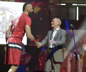 Antoni Macierewicz wygwizdany podczas meczu Gortat Team vs Wojsko Polskie