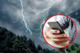 IMGW ostrzega 14 województw! Burze i ulewy zamkną Polaków w domach