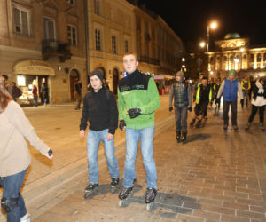 Nightskating. Warszawa na rolkach [Zdjęcia]