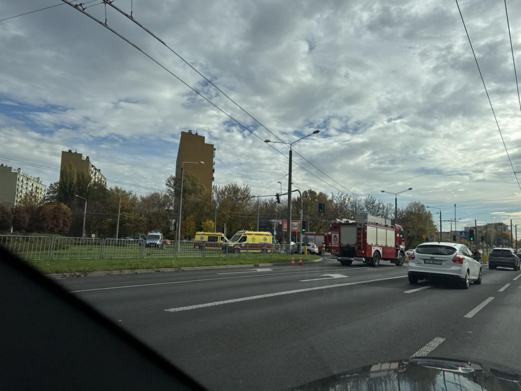 Wjechał na czerwonym i staranował hondę. Pół Lublina stanęło w korkach!