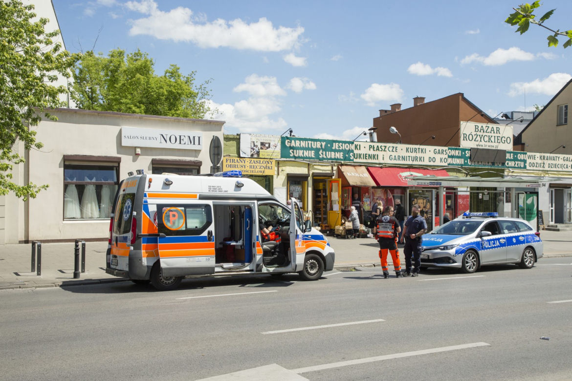 Utrudnienia na Targowej spowodowane przewróconą ciężarówką