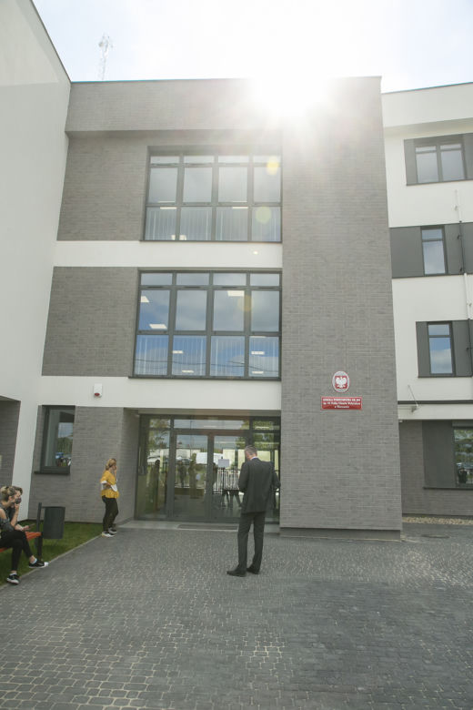 Wawerska szkoła z koronawirusem