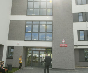 Wawerska szkoła z koronawirusem