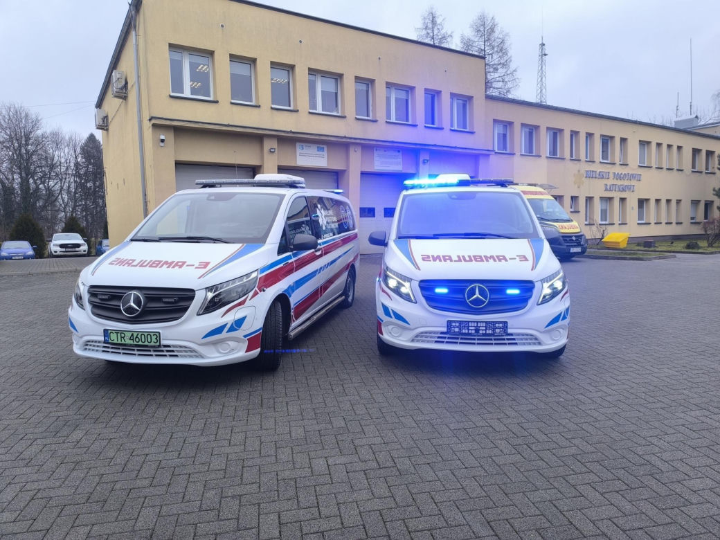 Bielskie Pogotowie Ratunkowe wzbogaciło się o dwa nowoczesne ambulanse elektryczne
