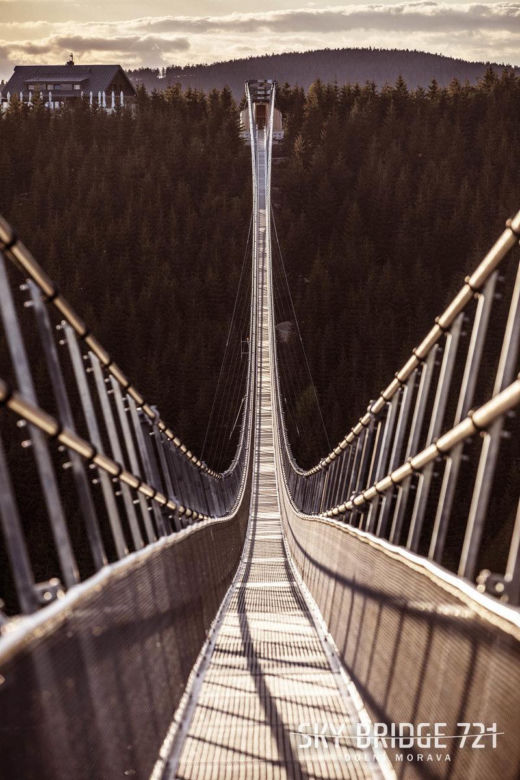 Sky Bridge 721 budowano 2 lata