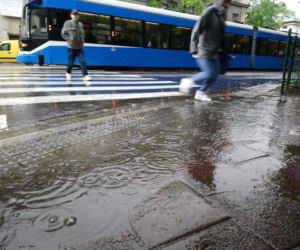 Ulewy w Małopolsce 23.05.2019: Ulice zamieniły się w rwące rzeki, sytuacja jest dramatyczna