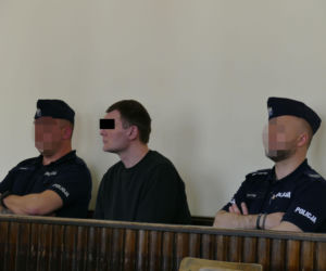 Skatował kolegę nożycami. Prokurator chce kilkudziesięciu lat więzienia. „To człowiek zdemoralizowany”