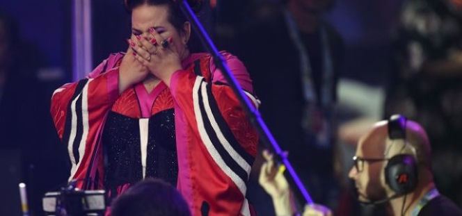 Netta spadła ze schodów! Telewizja nie pokazała tego momentu zwyciężczyni Eurowizji 