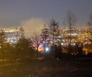 Ogromny pożar magazynu papieru w Wieliczce