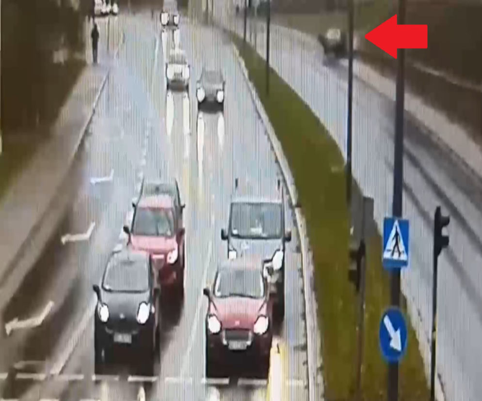 Olsztyn. Po pijaku wjechała w mur