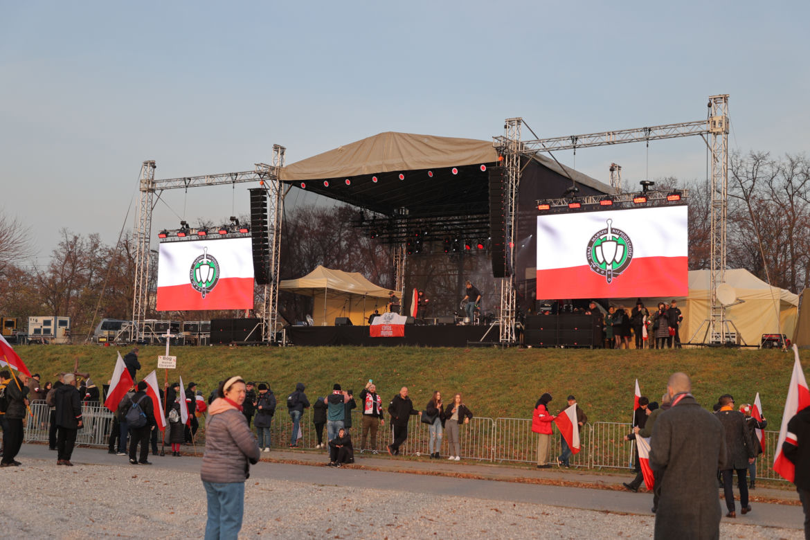 Marsz Niepodległości pod Stadionem Narodowym