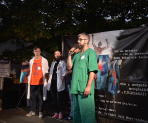 Ministrze! Zapraszamy do nas na noc