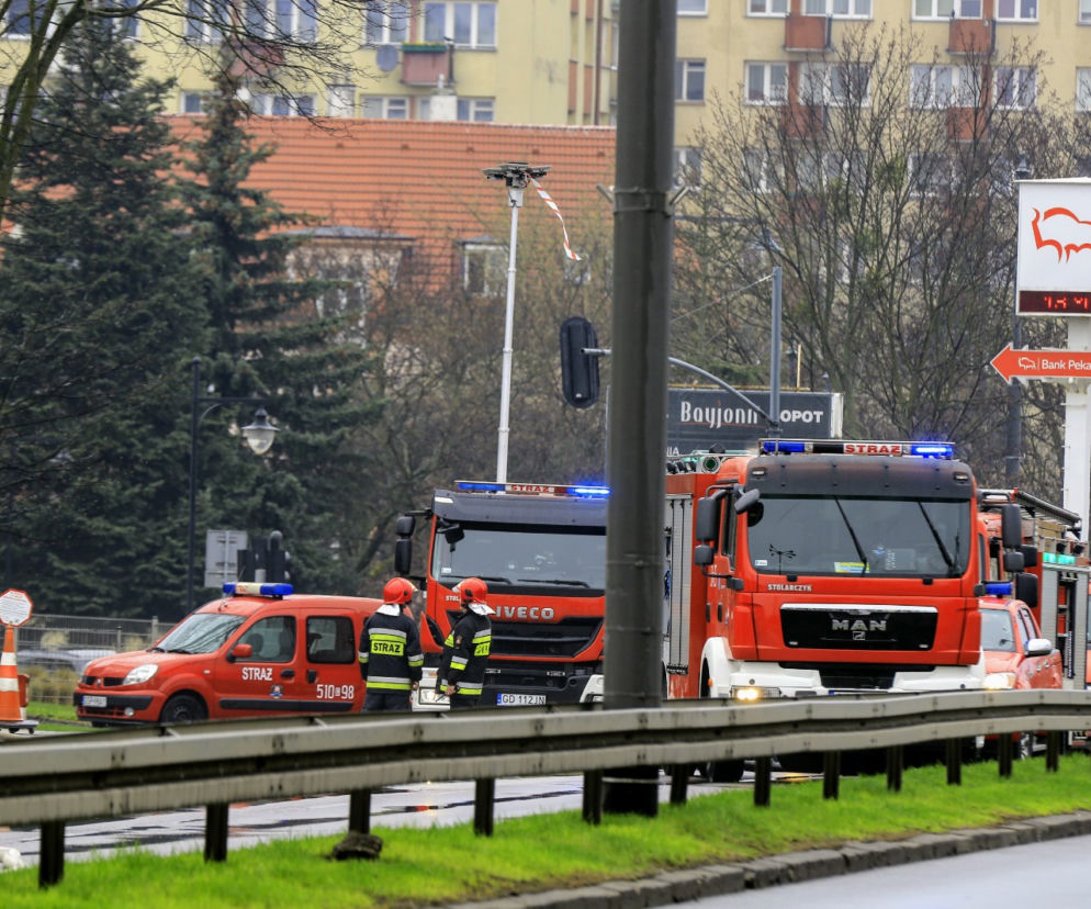 Trójmiasto: Awaria na stacji paliw! Wielka ewakuacja i zablokowane drogi! [ZDJĘCIA]